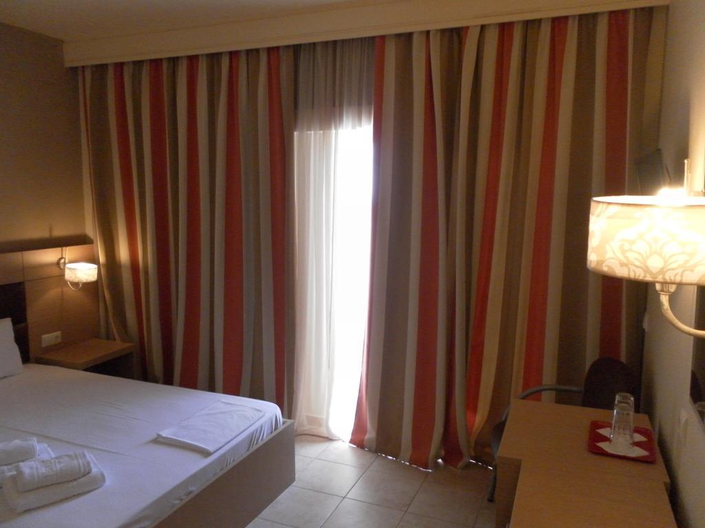 Esperia Hotel Thessaloniki Room photo